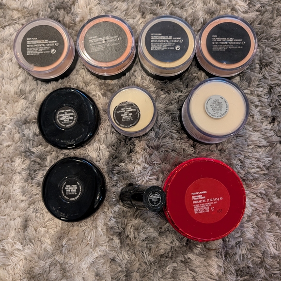 Compact Powder Makeup Set - Picture 2 of 3